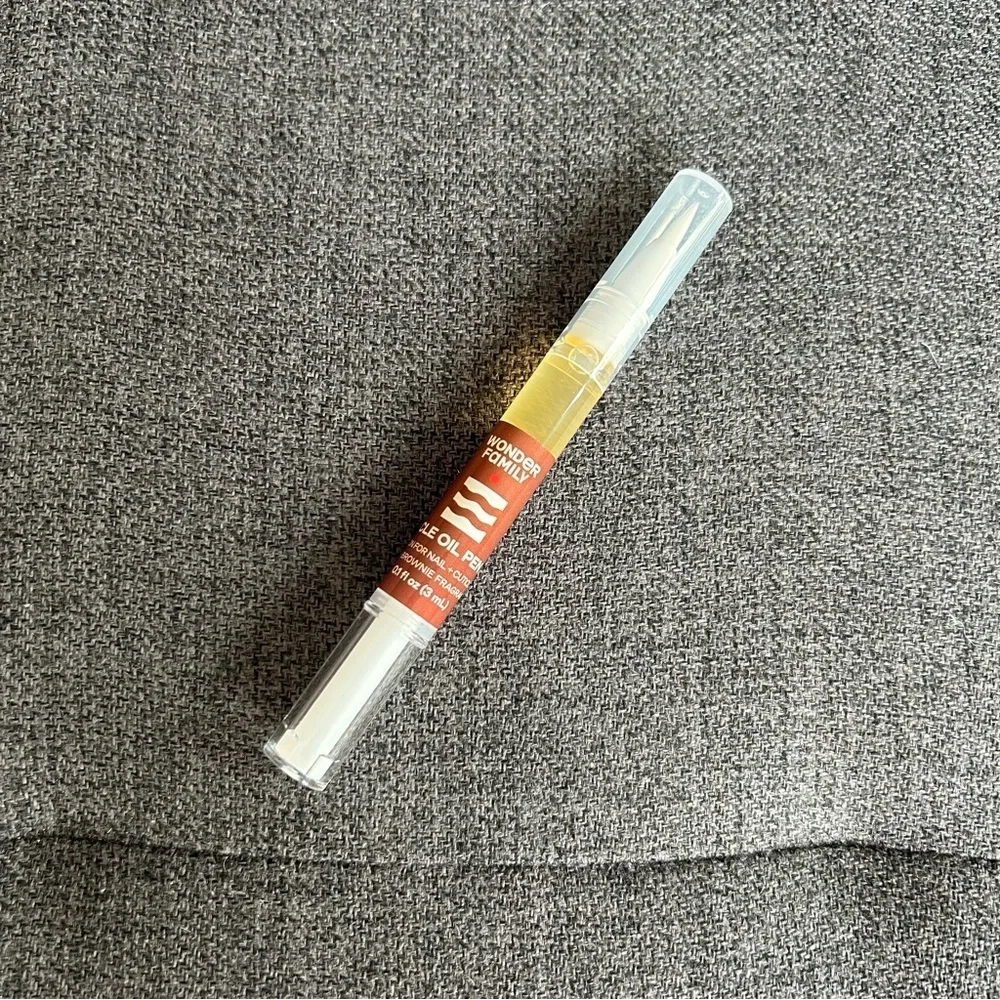 BROWNIE Scented Cuticle Nail Oil Pen, Clean Beauty, Travel, 0.4 fl oz